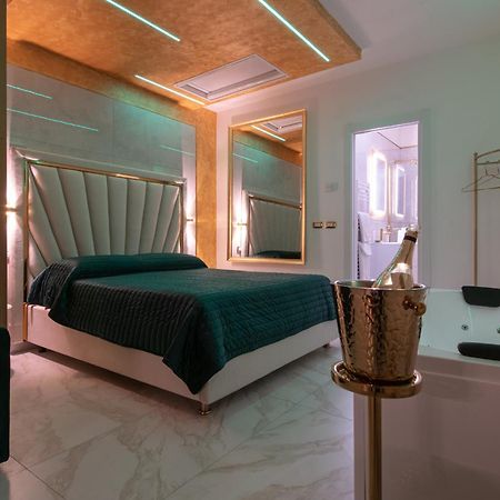 Fashion Apartment Gold Bologna With Jacuzzi & Car Garage Exteriér fotografie