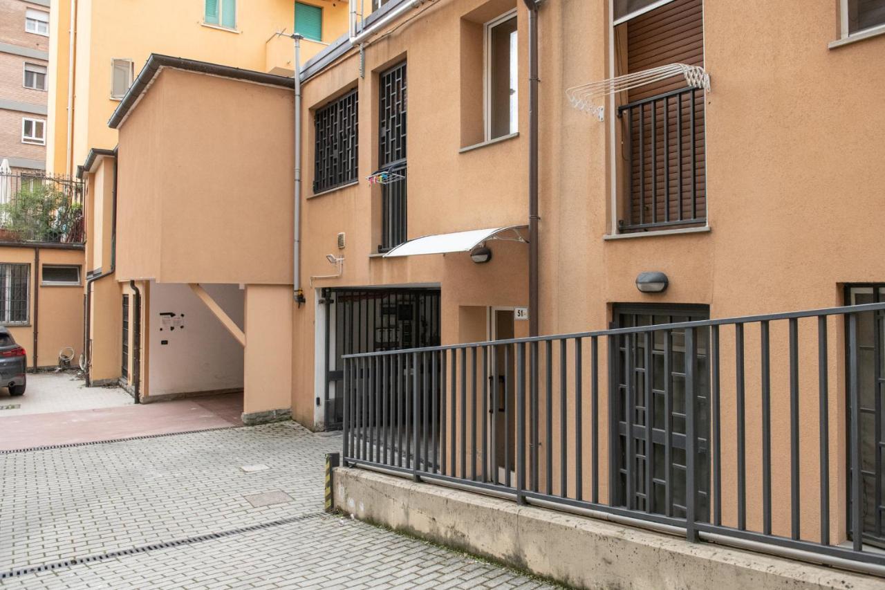 Fashion Apartment Gold Bologna With Jacuzzi & Car Garage Exteriér fotografie