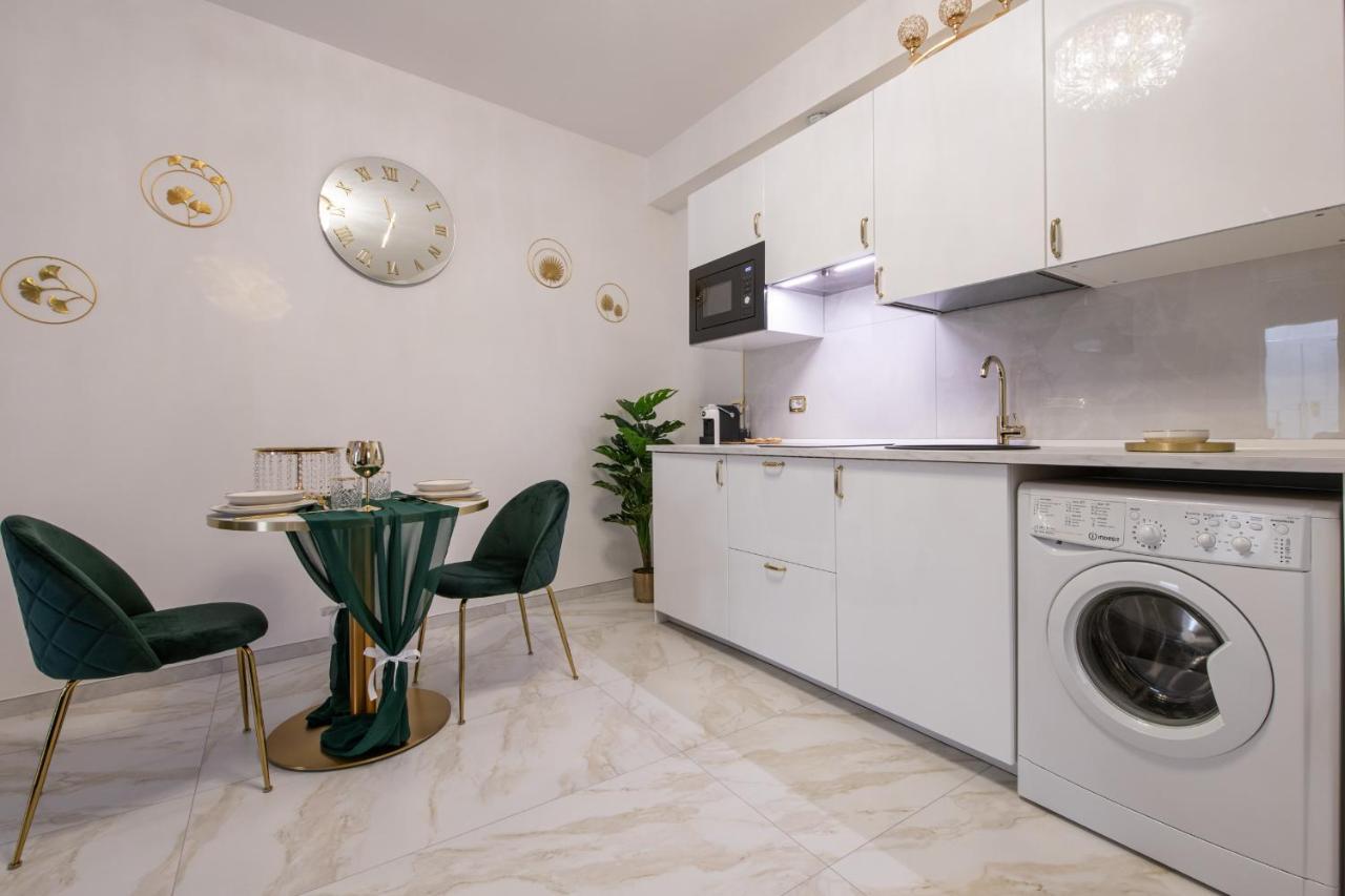 Fashion Apartment Gold Bologna With Jacuzzi & Car Garage Exteriér fotografie