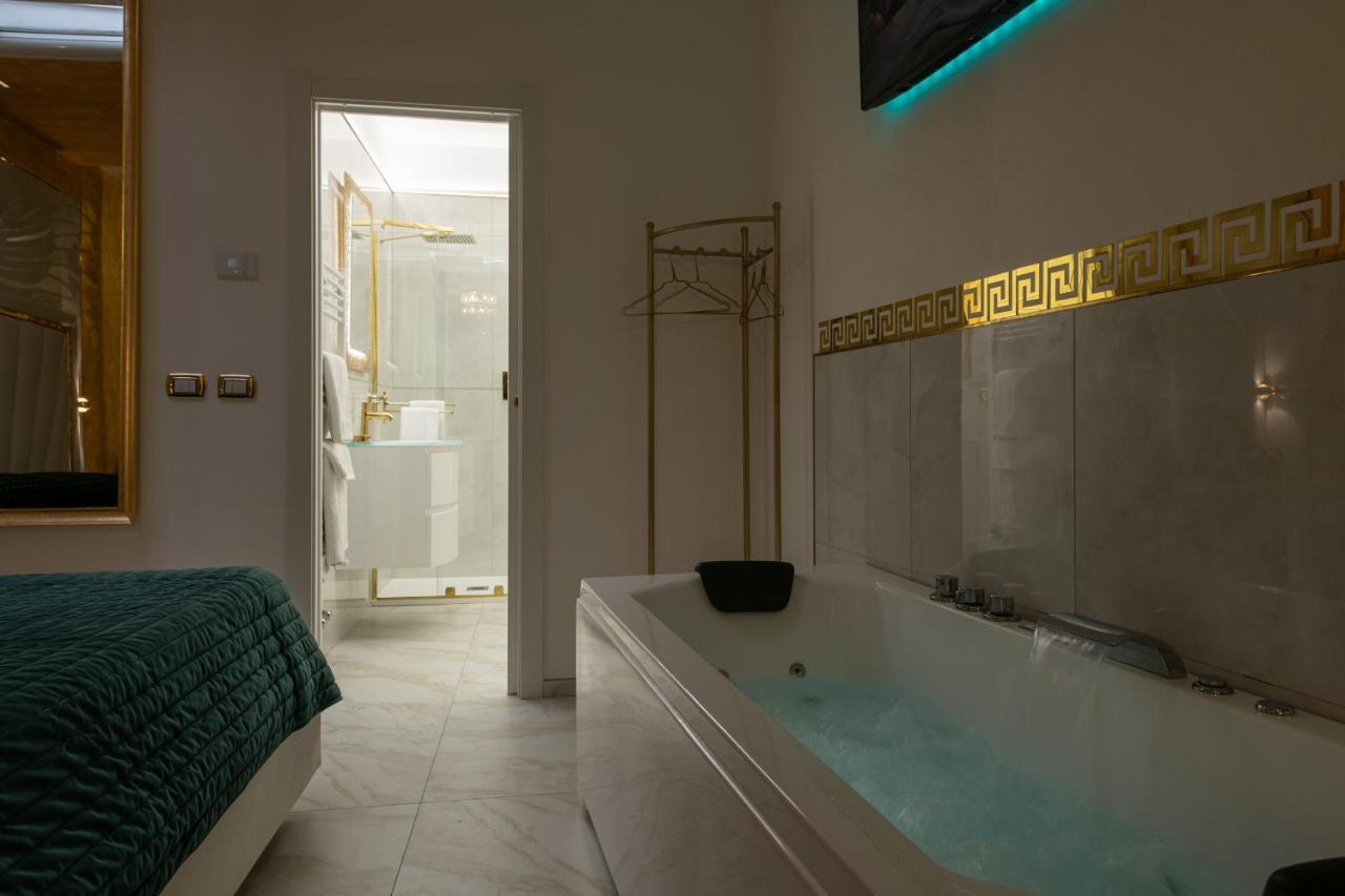 Fashion Apartment Gold Bologna With Jacuzzi & Car Garage Exteriér fotografie