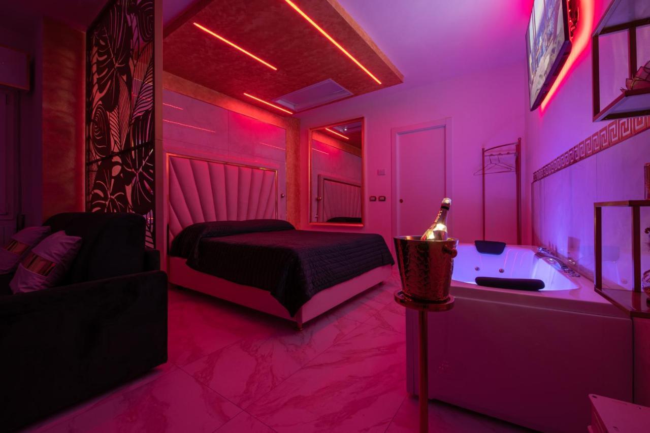 Fashion Apartment Gold Bologna With Jacuzzi & Car Garage Exteriér fotografie