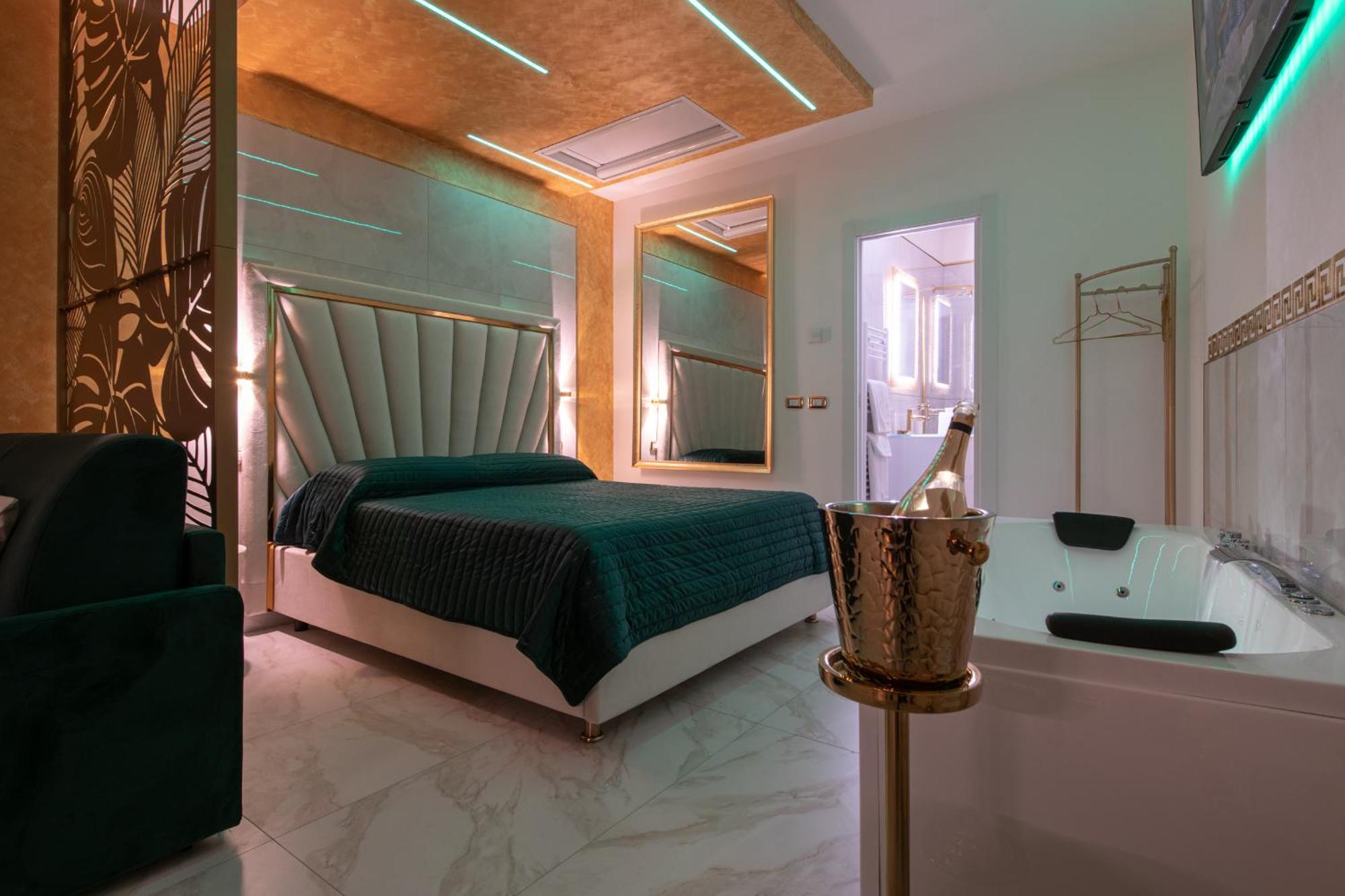 Fashion Apartment Gold Bologna With Jacuzzi & Car Garage Exteriér fotografie