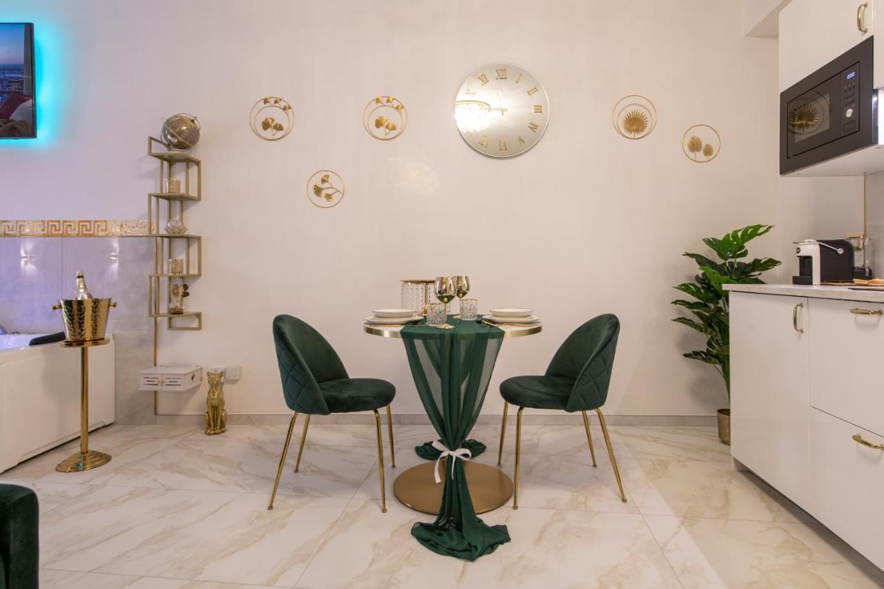 Fashion Apartment Gold Bologna With Jacuzzi & Car Garage Exteriér fotografie